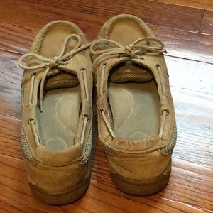 Tan Sperrys original